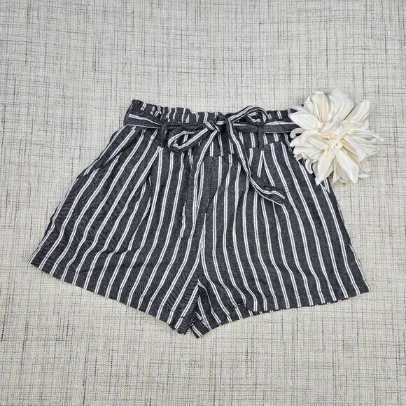 Ci Sono Striped High Waisted Gray White Tie‎ Waist Shorts Size Small - Picture 1 of 3